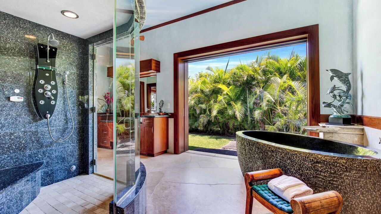 Photo of Bathroom in Waikoloa