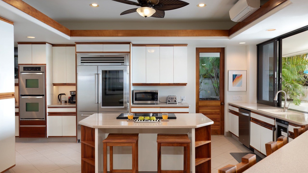 Photo of Kitchen in Kahaluu-Keauhou
