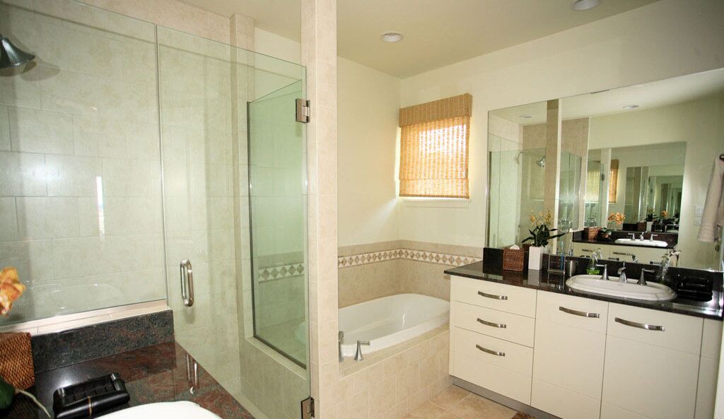 Photo of Bathroom in Kahaluu Bay