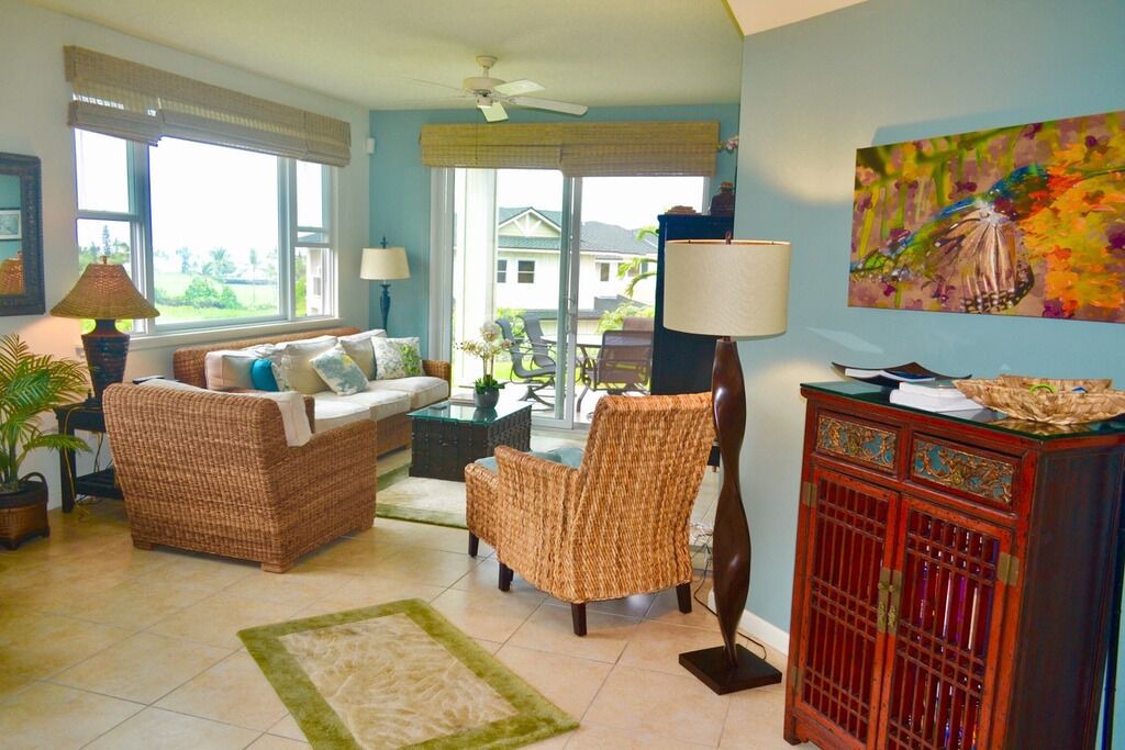 Photo of Livingroom in Kahaluu Bay