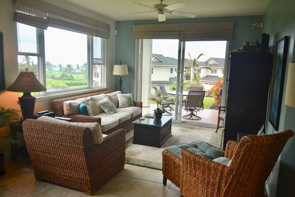 Photo of Livingroom in Kahaluu Bay