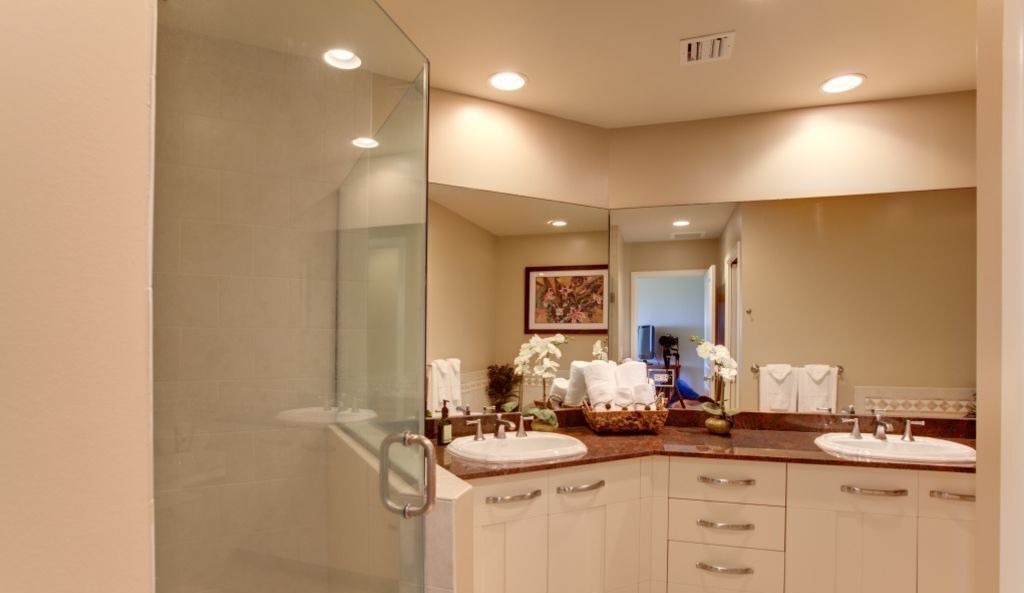 Photo of Bathroom in Kahaluu-Keauhou