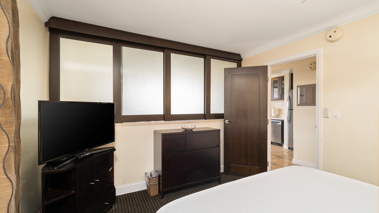 Photo of Bedroom in Waikiki