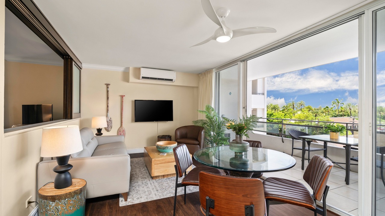 Photo of Livingroom in Waikiki
