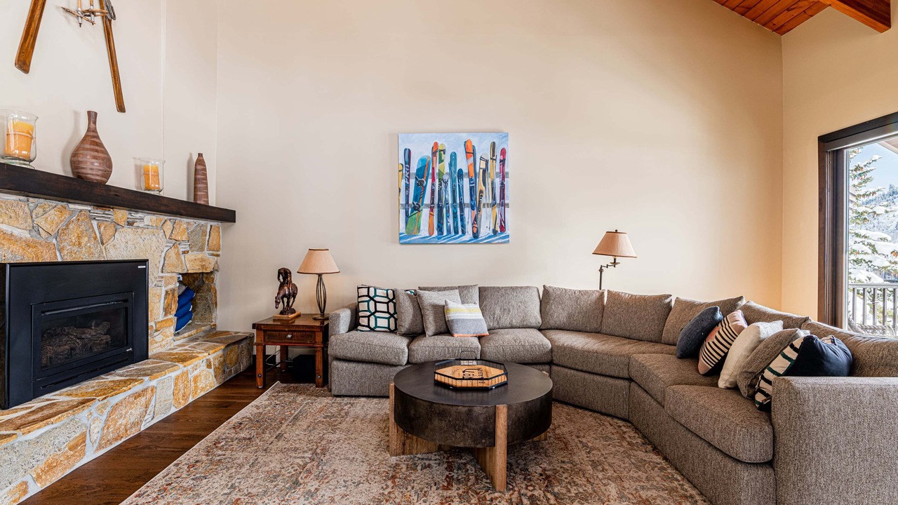 Photo of Livingroom in Deer Valley