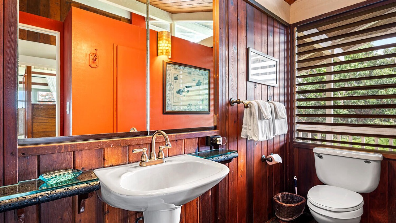 Photo of Bathroom in Holualoa