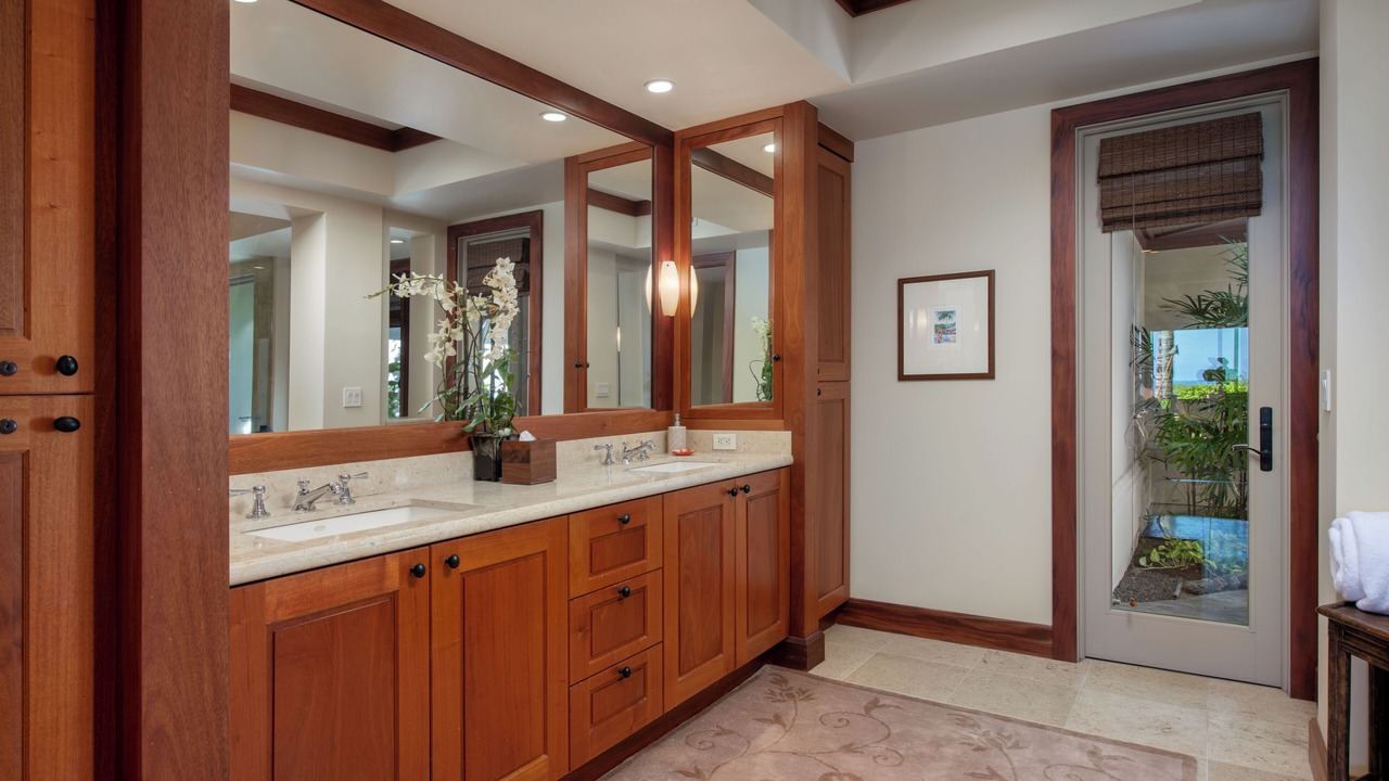 Photo of Bathroom in Kaupulehu