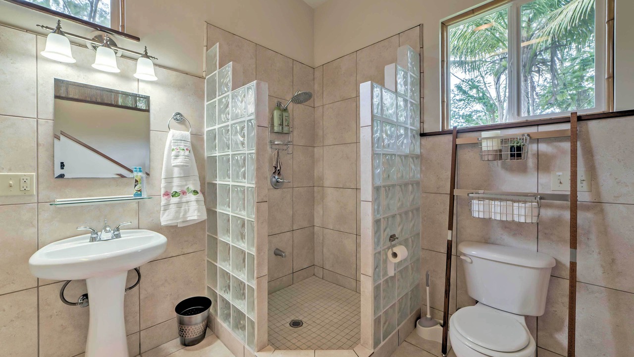 Photo of Bathroom in Keaau