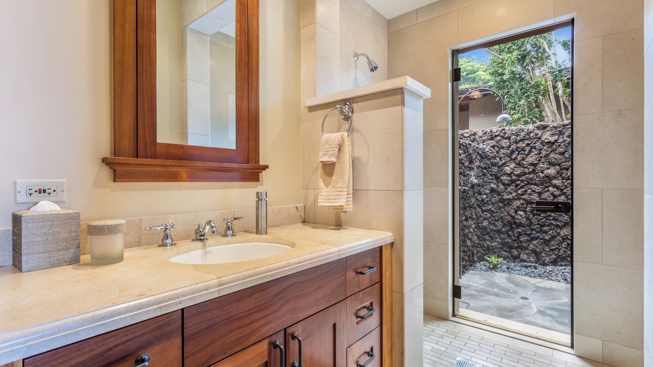 Photo of Bathroom in Kaupulehu