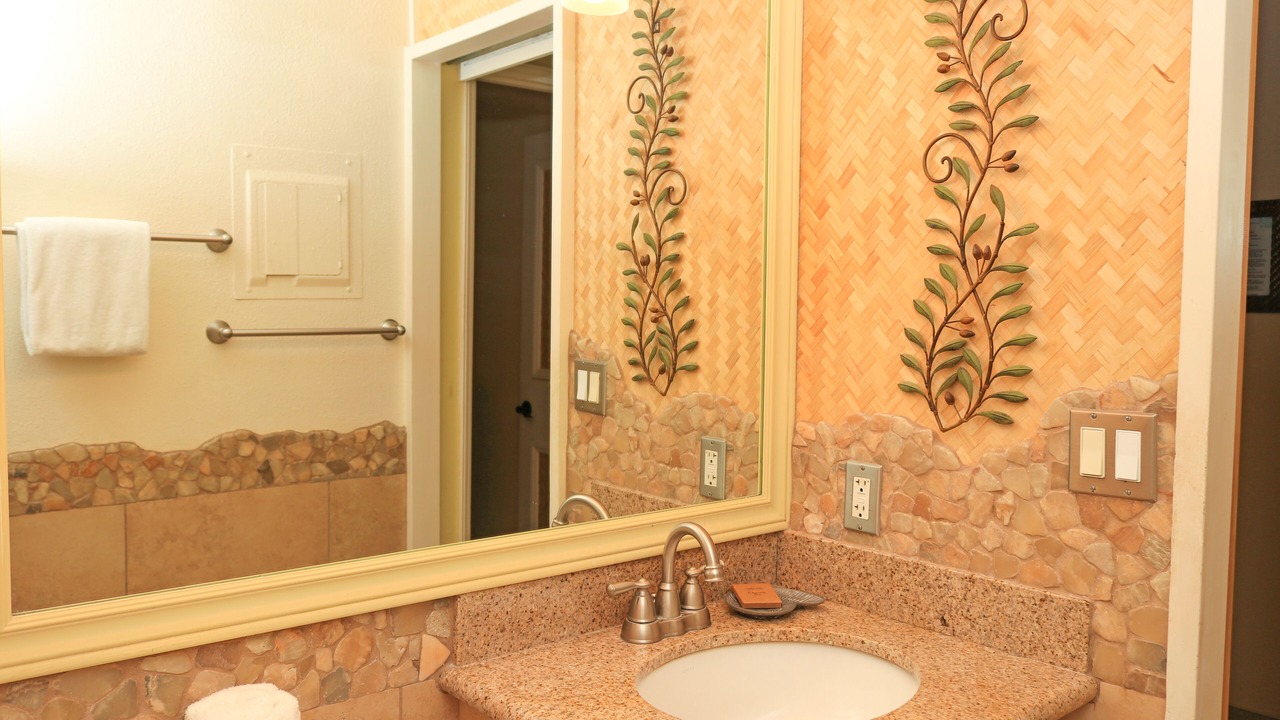Photo of Bathroom in Honokowai