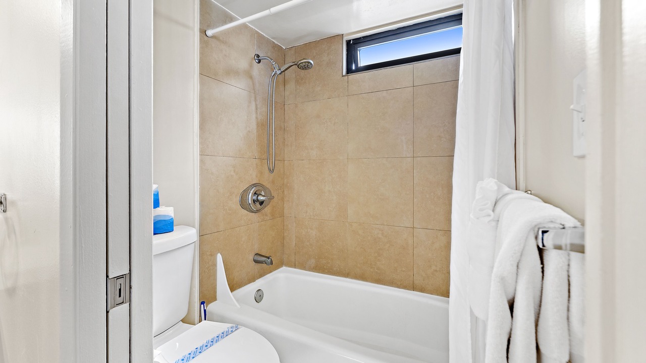 Photo of Bathroom in Waikiki