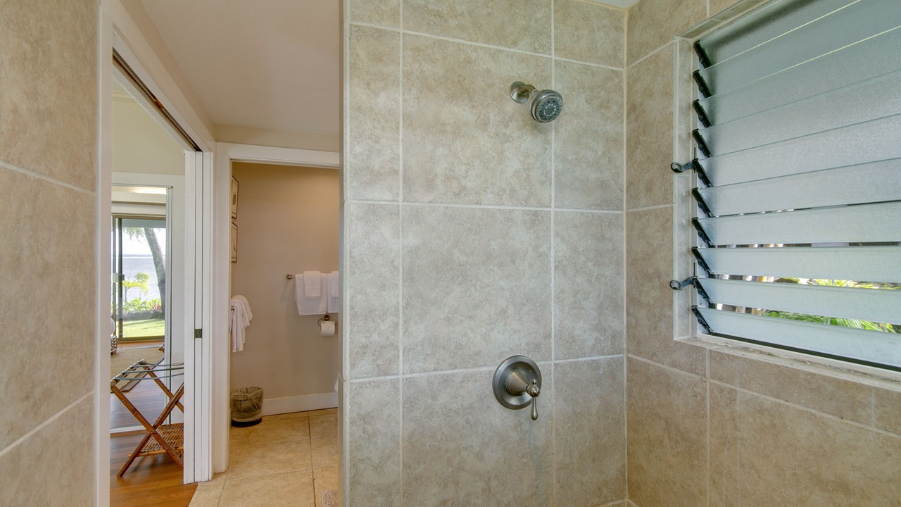Photo of Bathroom in Hawaii Loa Ridge