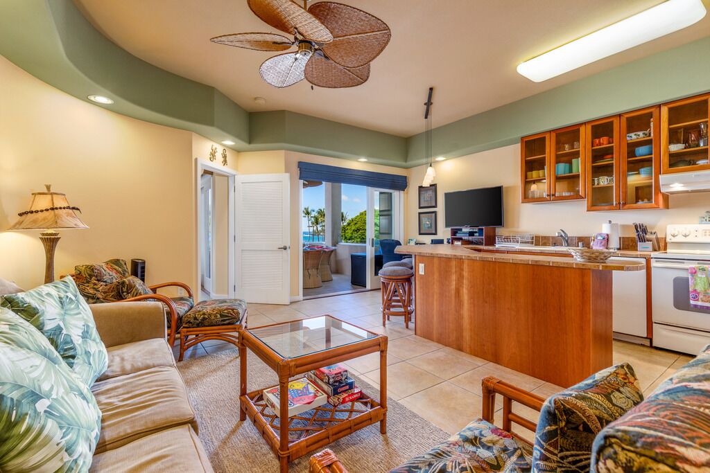 Photo of Livingroom in Kahaluu Bay