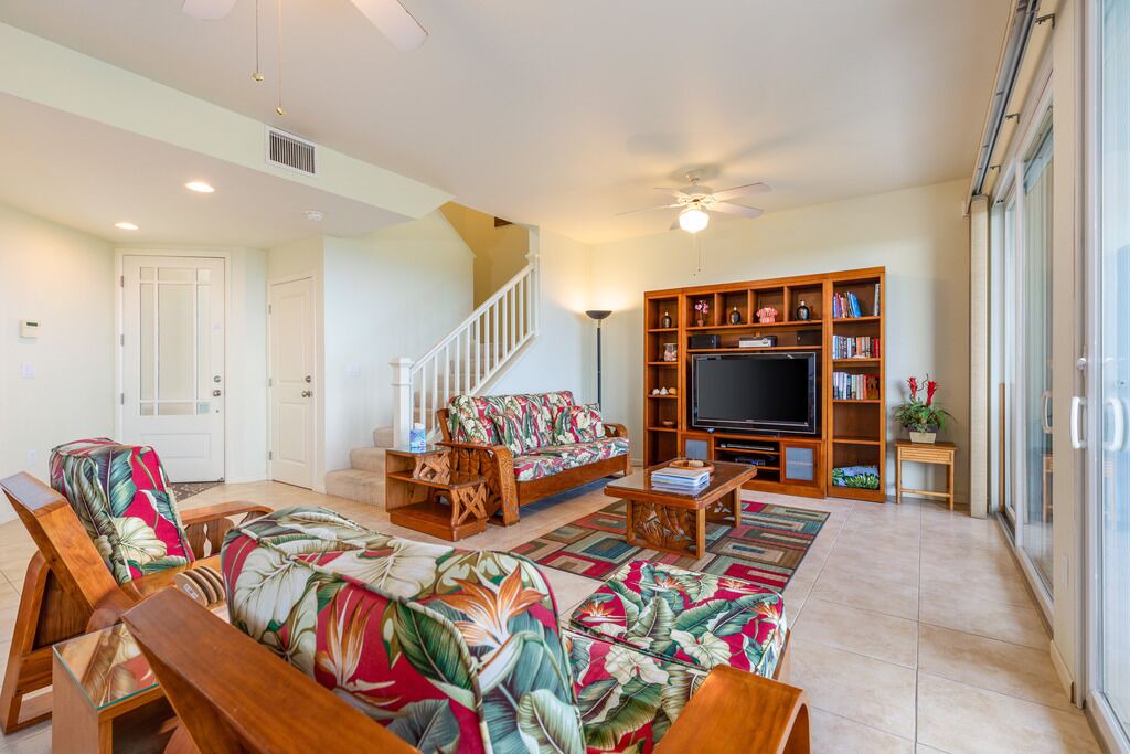 Photo of Livingroom in Kahaluu Bay