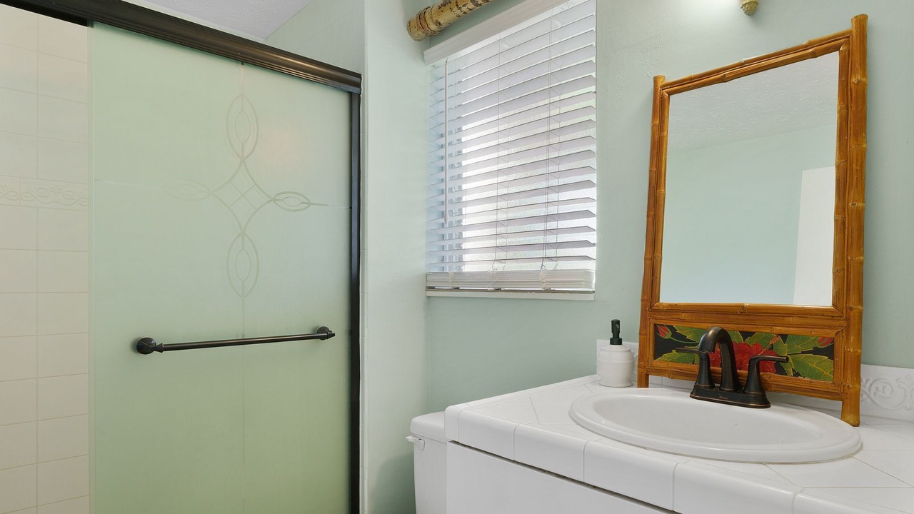 Photo of Bathroom in Kahaluu Bay