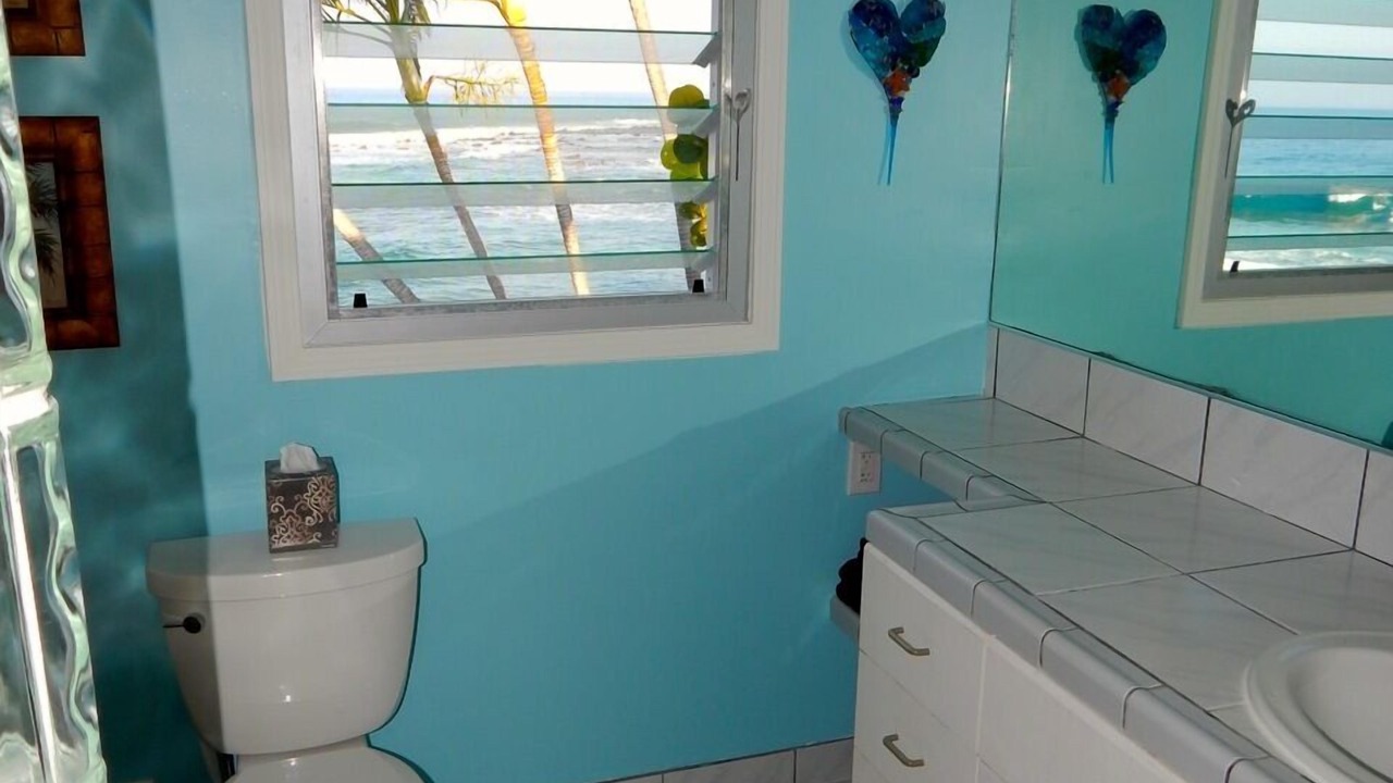 Photo of Bathroom in Kahaluu Bay