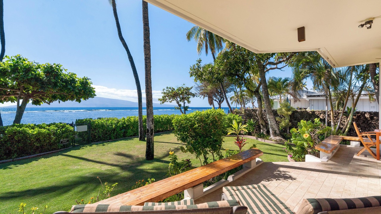Photo of Patio Balcony in Historic Lahaina Front Street