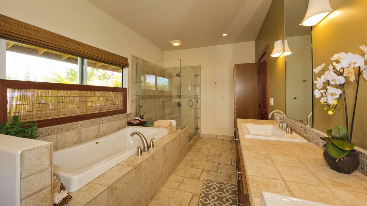 Photo of Bathroom in Keaau