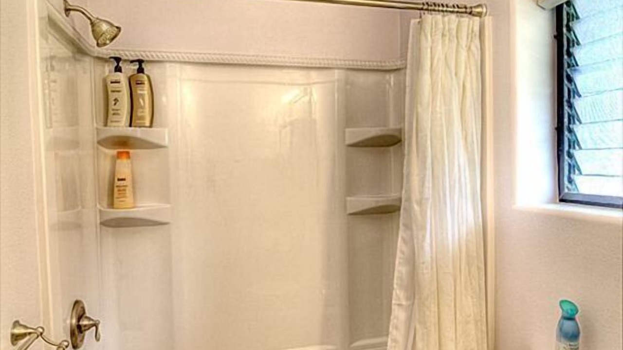 Photo of Bathroom in Holualoa