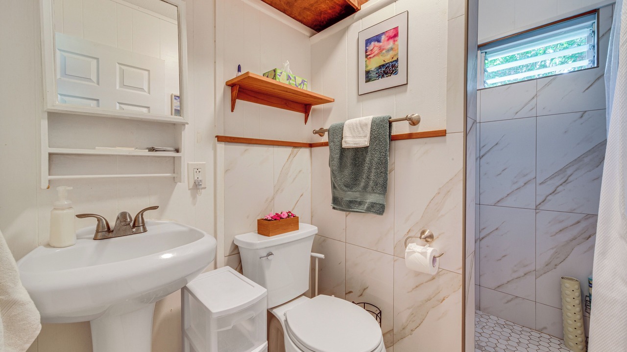 Photo of Bathroom in Keaau