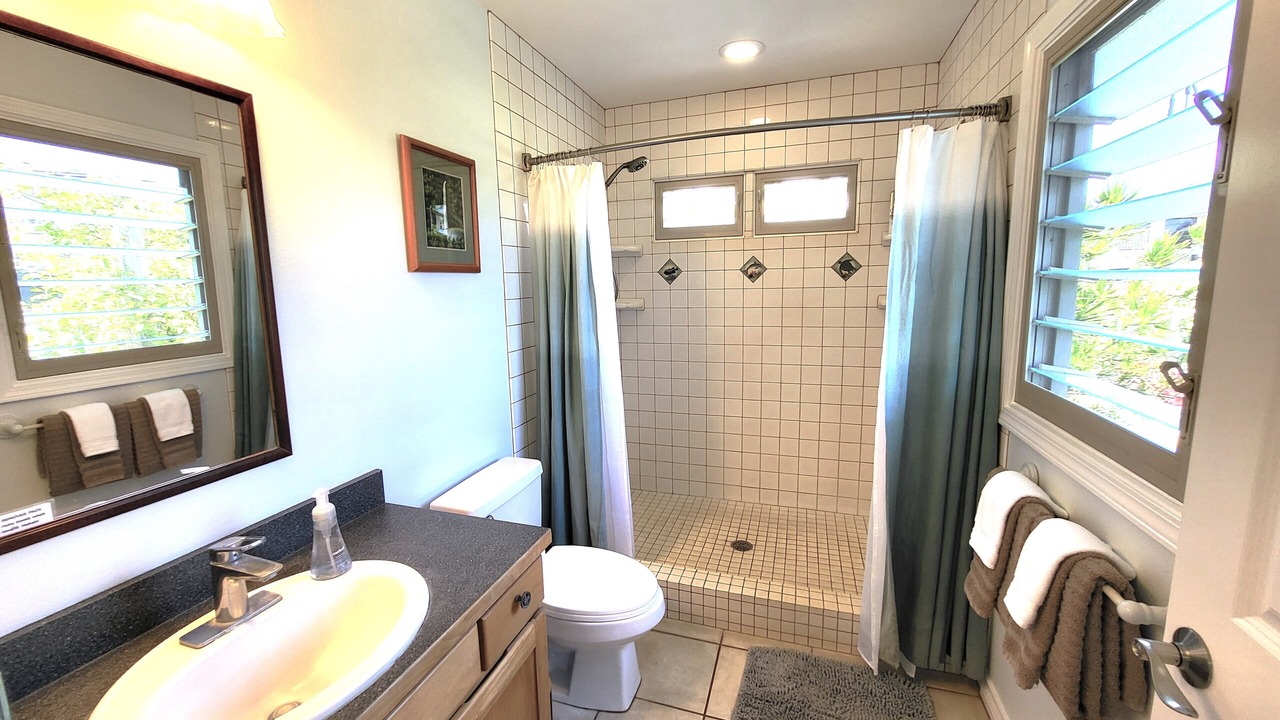 Photo of Bathroom in Poipu