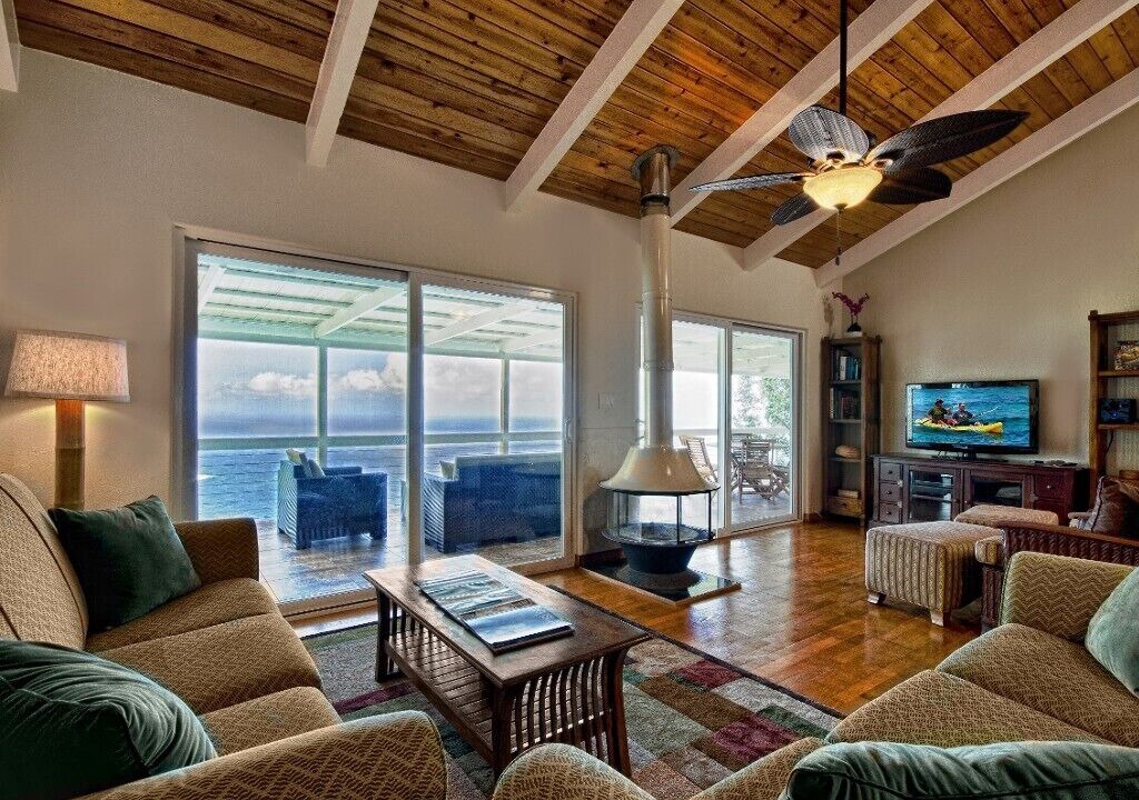 Photo of Livingroom in Waipio