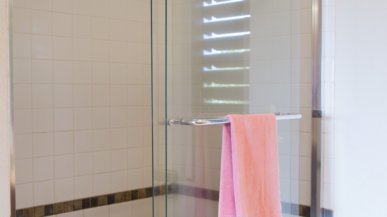 Photo of Bathroom in Maunaloa