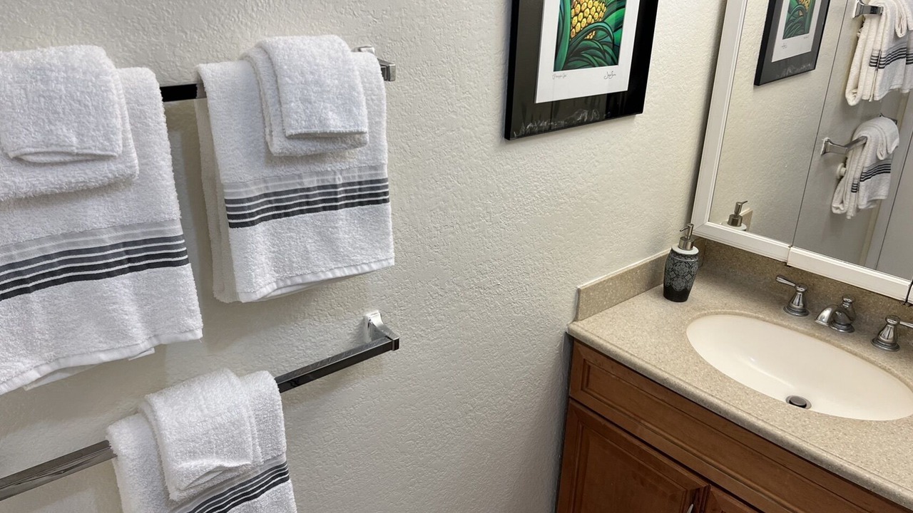 Photo of Bathroom in McCully - Moiliili