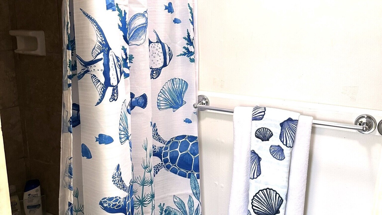Photo of Bathroom in Punaluu