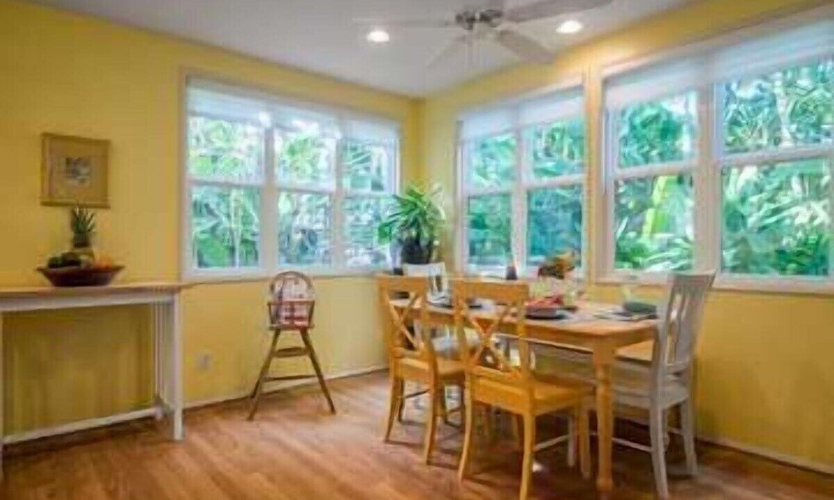 Photo of Bedroom in Ka'a'awa