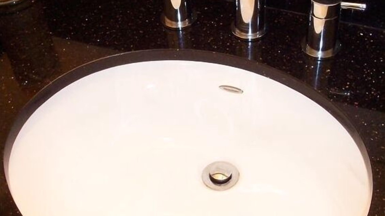Photo of Bathroom in Punaluu