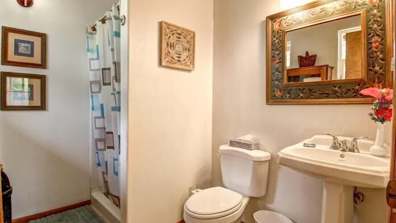Photo of Bathroom in Royal Hawaiian Estates