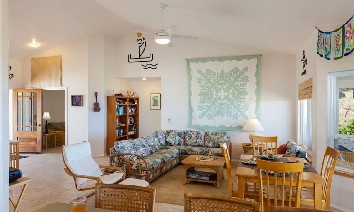 Photo of Livingroom in Kohala Estates