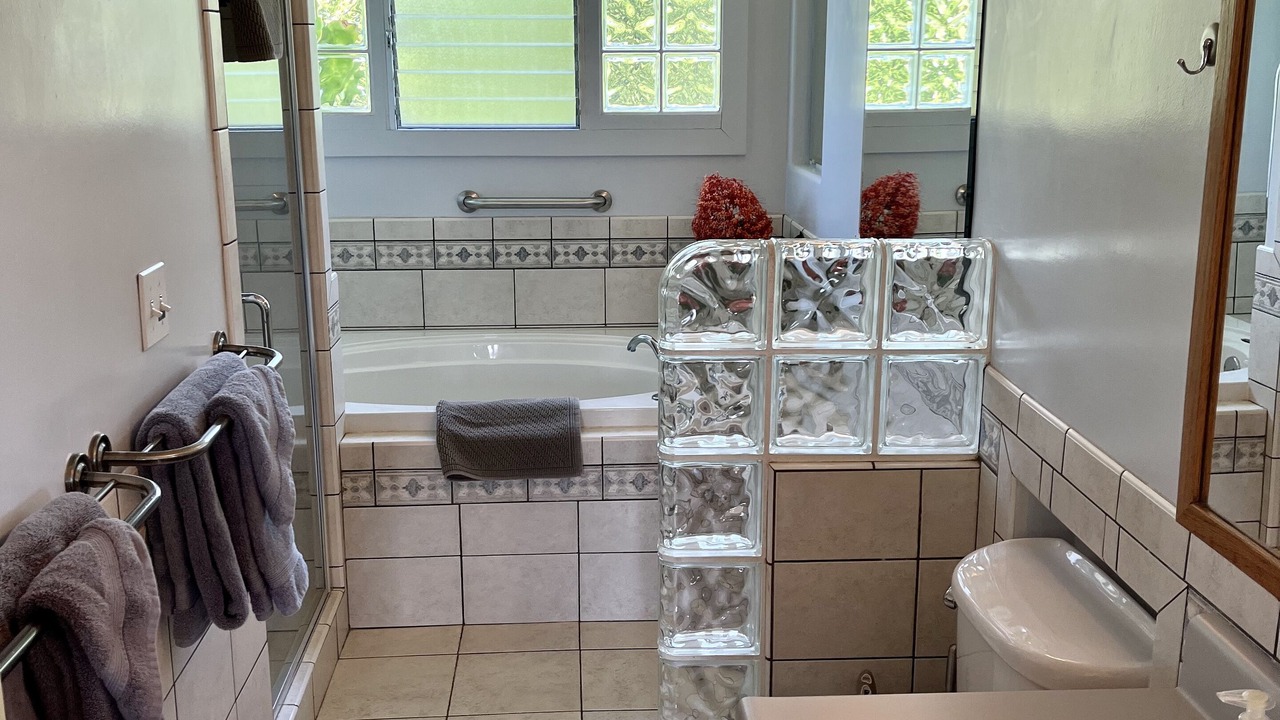 Photo of Bathroom in Honokaa