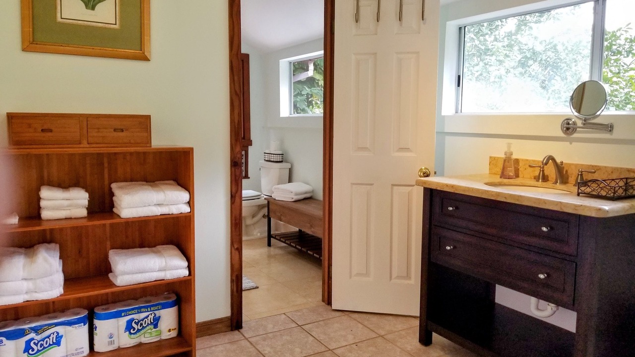 Photo of Bathroom in Honokaa