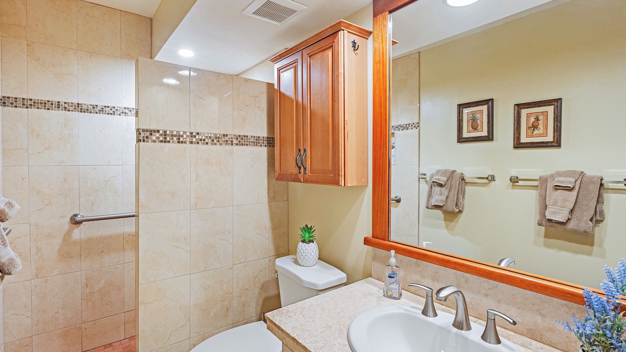 Photo of Bathroom in Maalaea