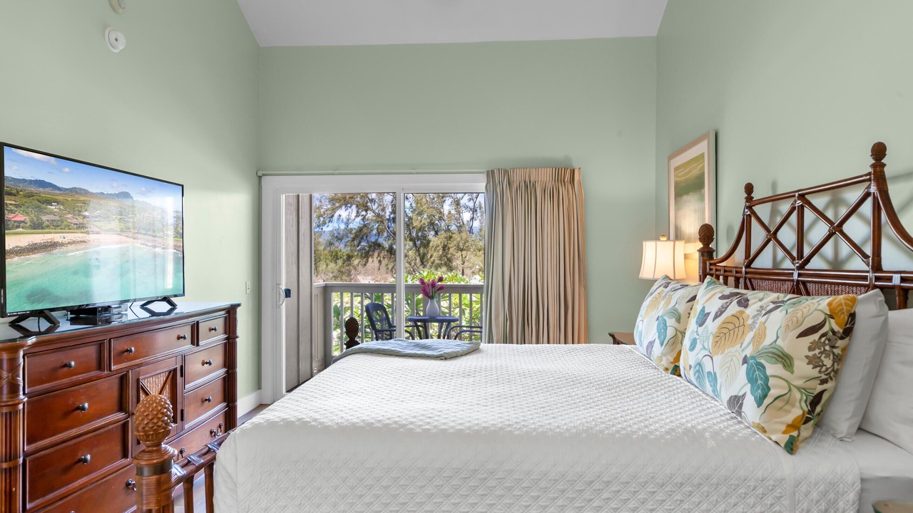 Photo of Bedroom in Poipu