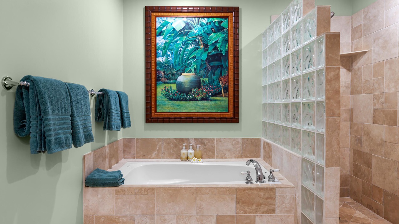 Photo of Bathroom in Poipu