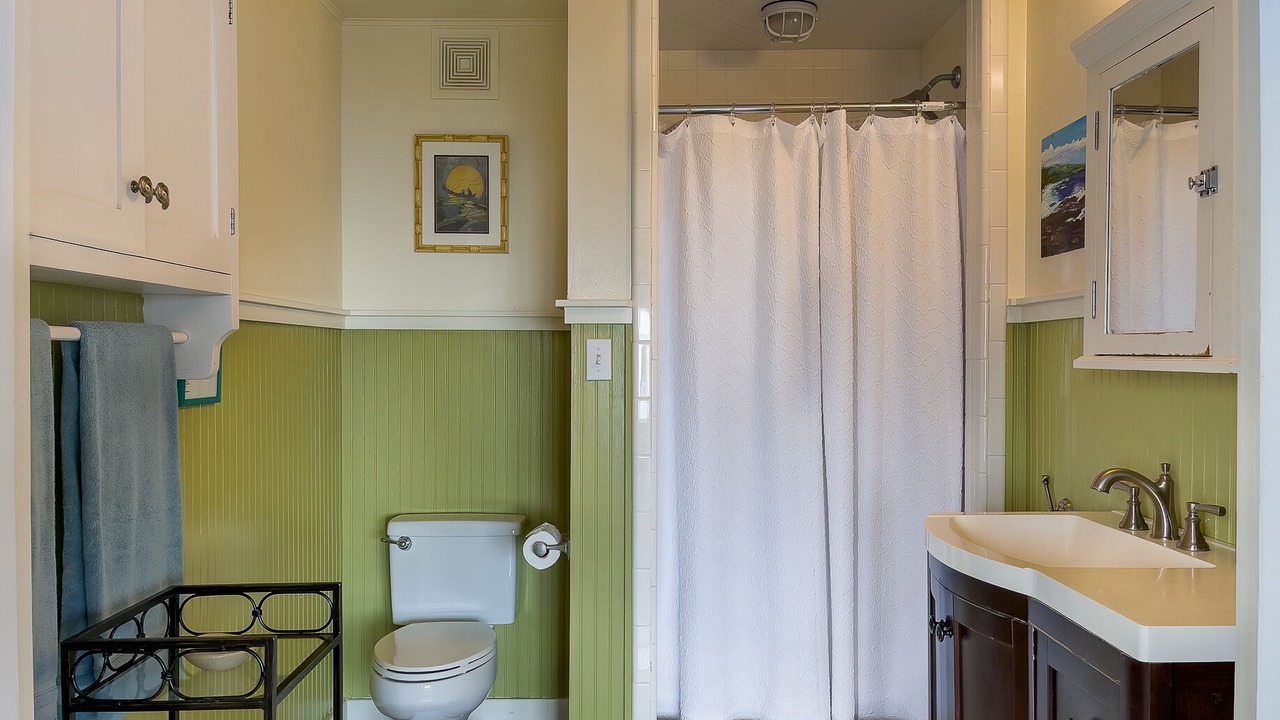 Photo of Bathroom in Holualoa