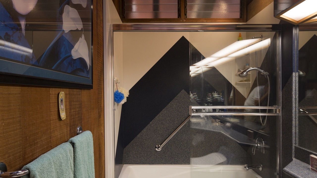 Photo of Bathroom in Waialae Iki Ridge