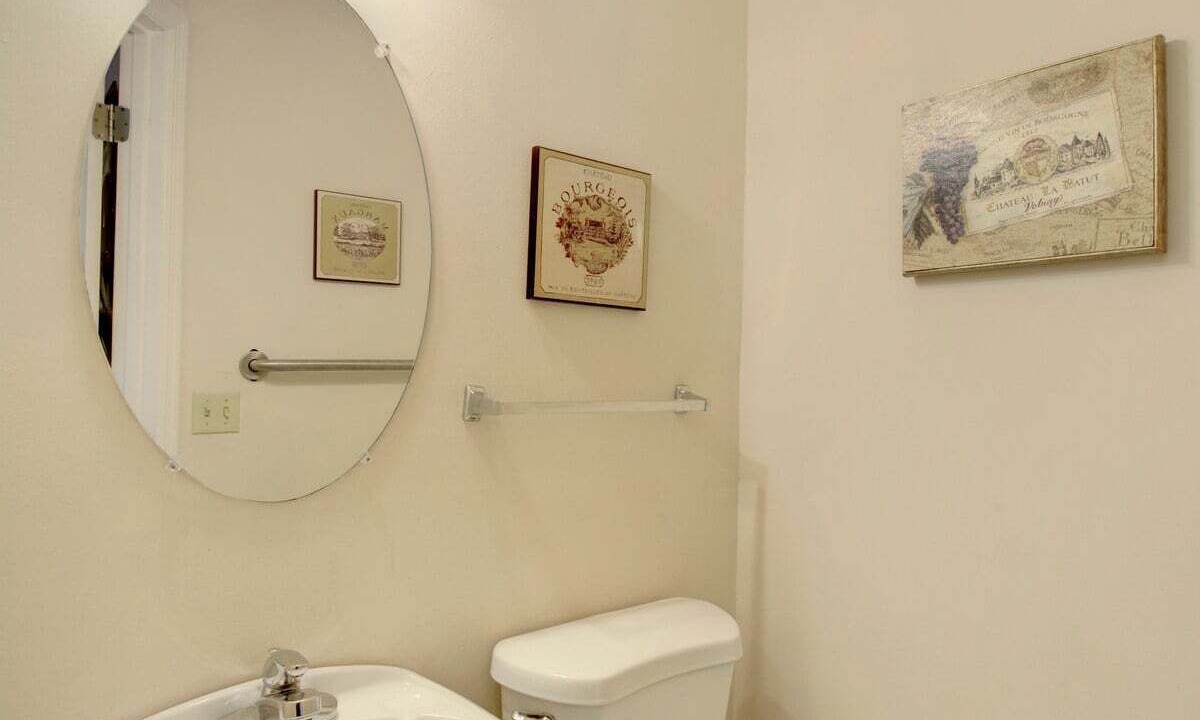 Photo of Bathroom in Saint Simons Island