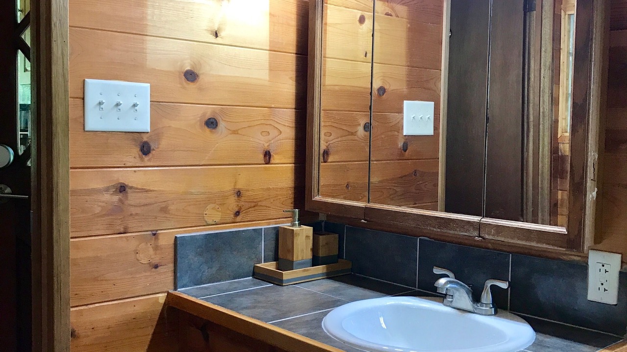 Photo of Bathroom in Glenwood