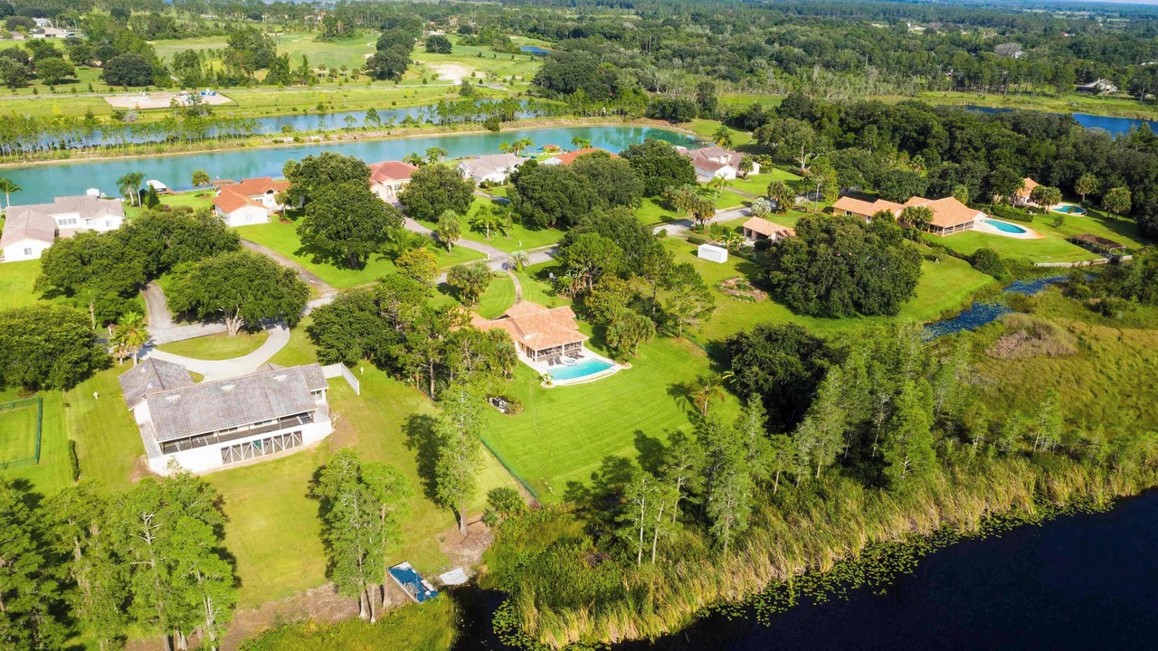 Photo of Outdoor in Groveland