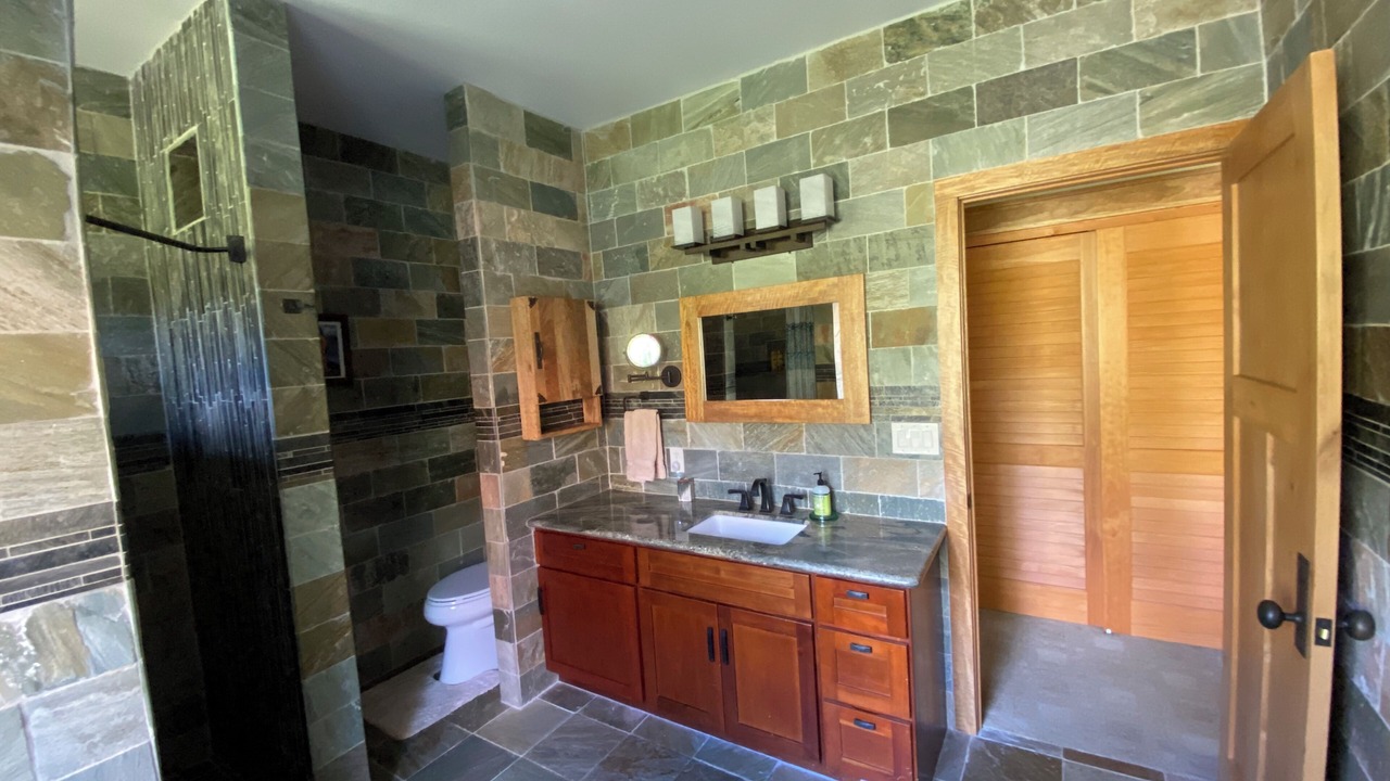 Photo of Bathroom in Royal Hawaiian Estates