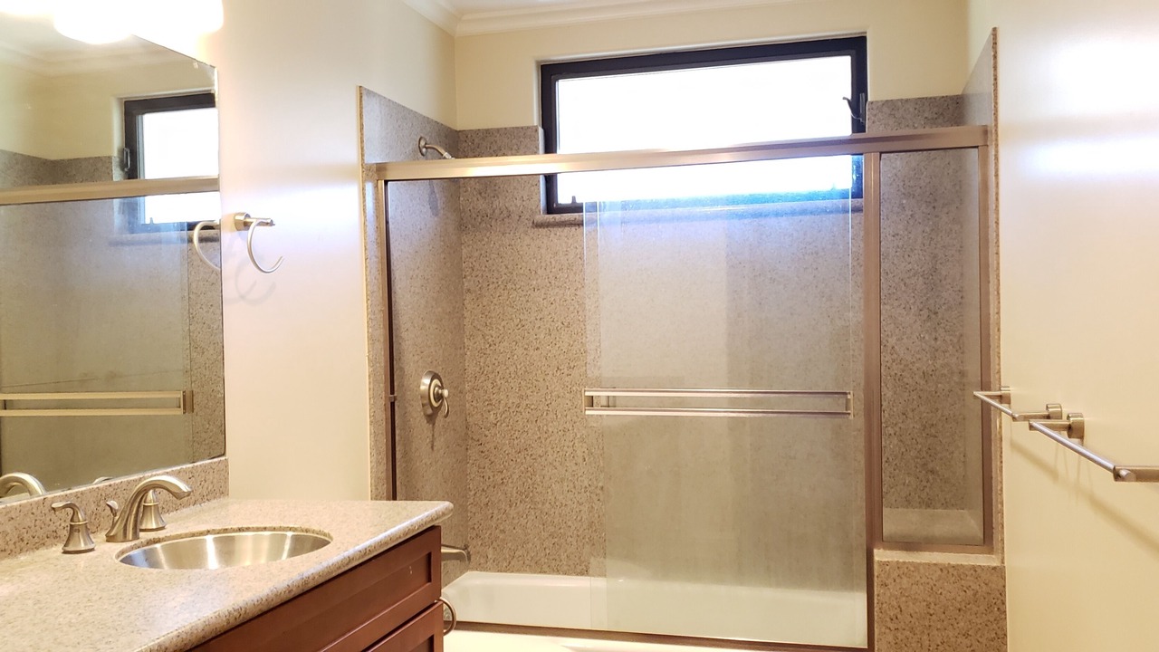 Photo of Bathroom in Makaha