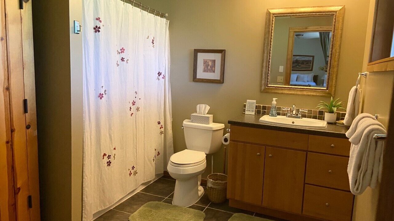 Photo of Bathroom in Leavenworth