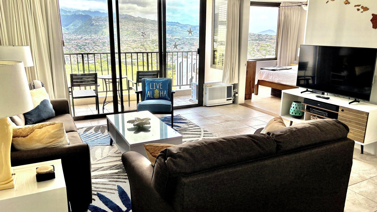 Photo of Livingroom in Waikiki