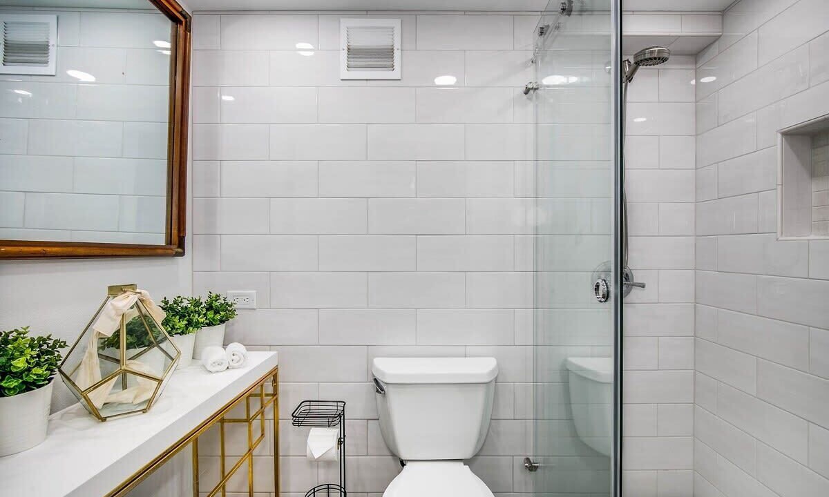Photo of Bathroom in Punaluu
