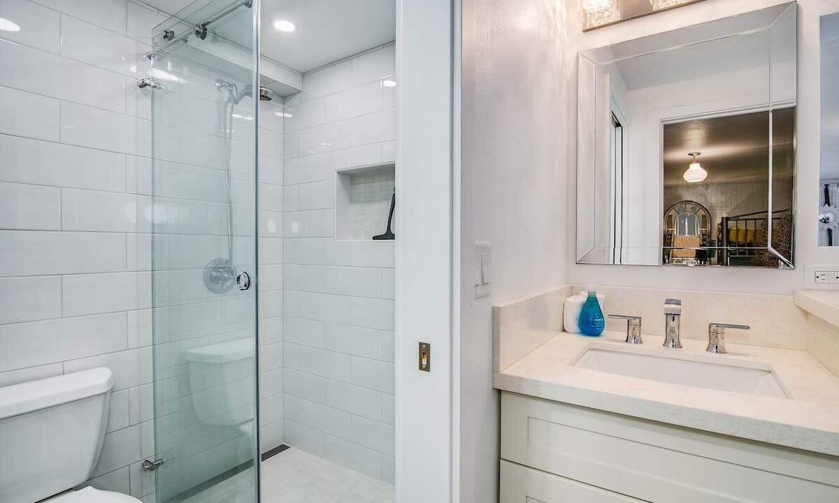 Photo of Bathroom in Punaluu
