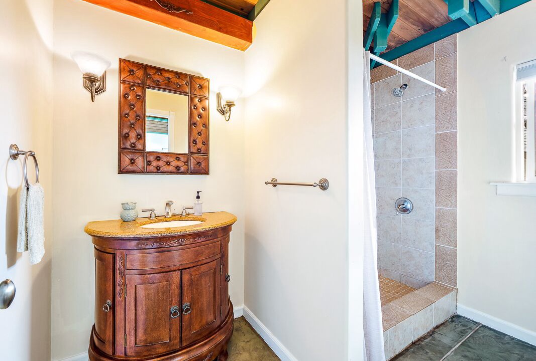 Photo of Bathroom in Holualoa